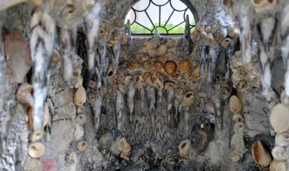 Interior of Oatlands Grotto