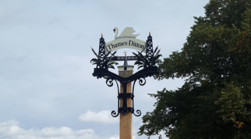 Sign for Thames Ditton