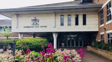 Front entrance to the Civic Centre