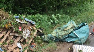 Fly-tip on Woodstock Lane
