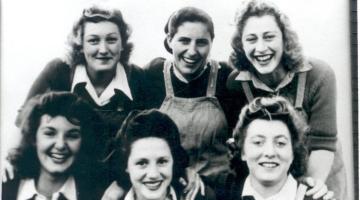 Group0 of land girls during WW2