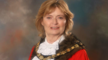 Mayor Cllr Sarsby in red and black ceremonial robes